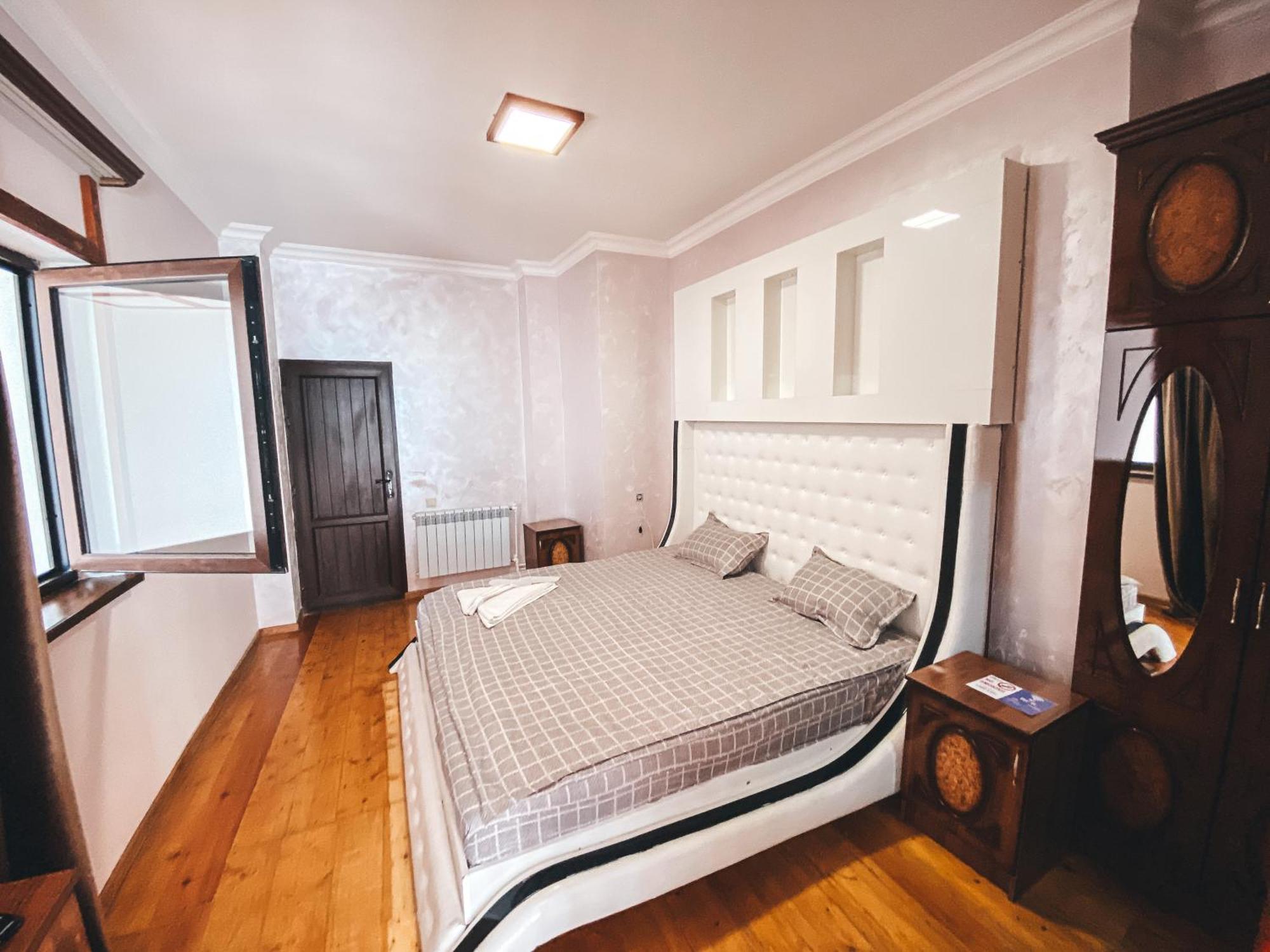 Yerevan Hotel Екстериор снимка