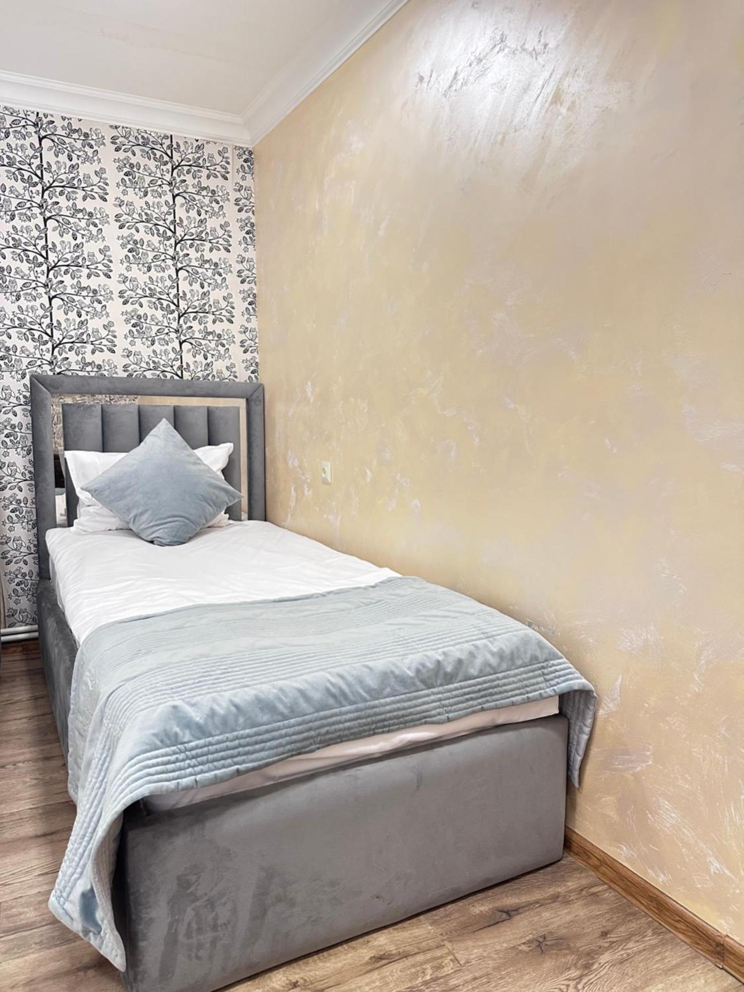 Yerevan Hotel Стая снимка