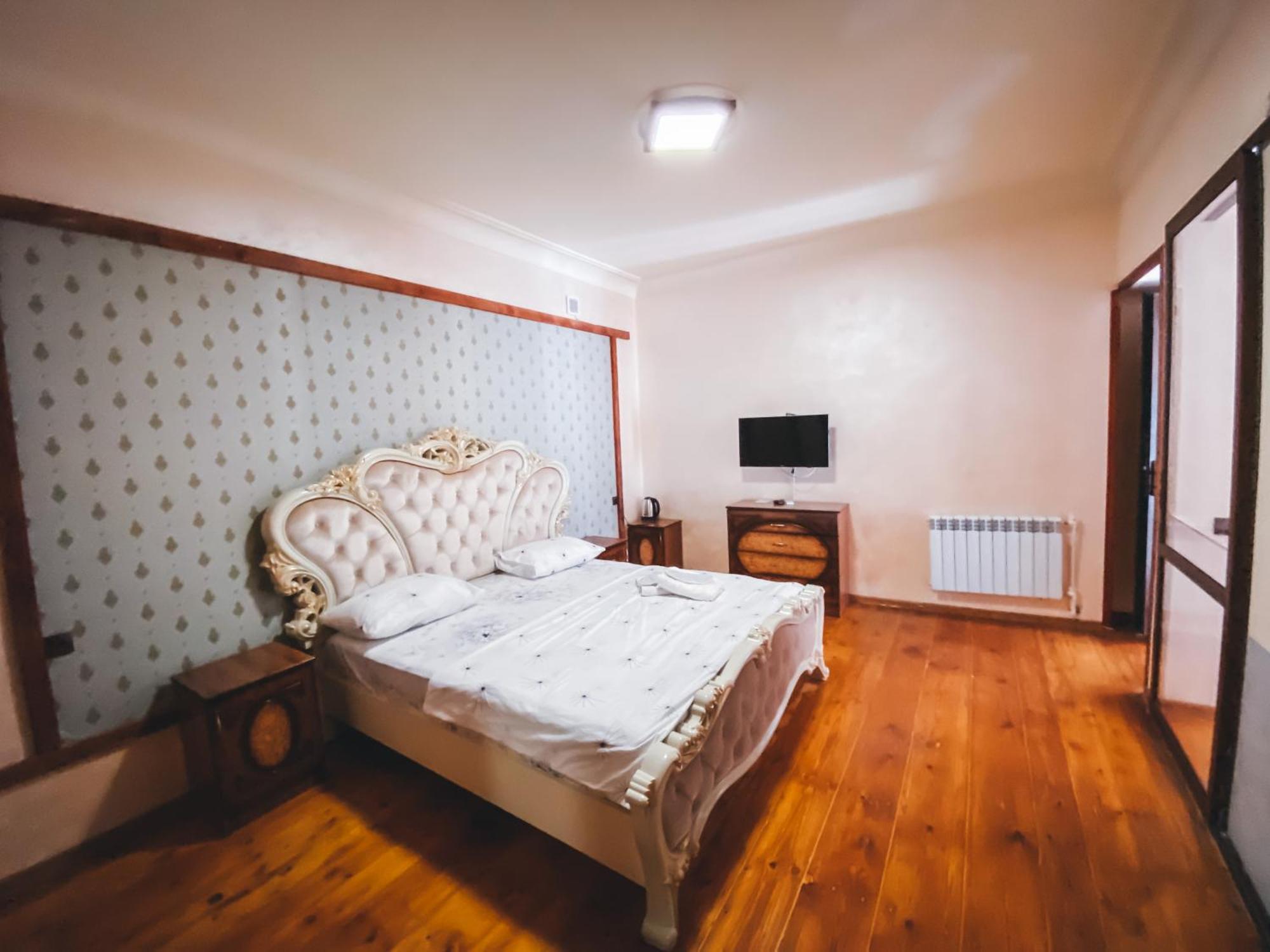 Yerevan Hotel Стая снимка