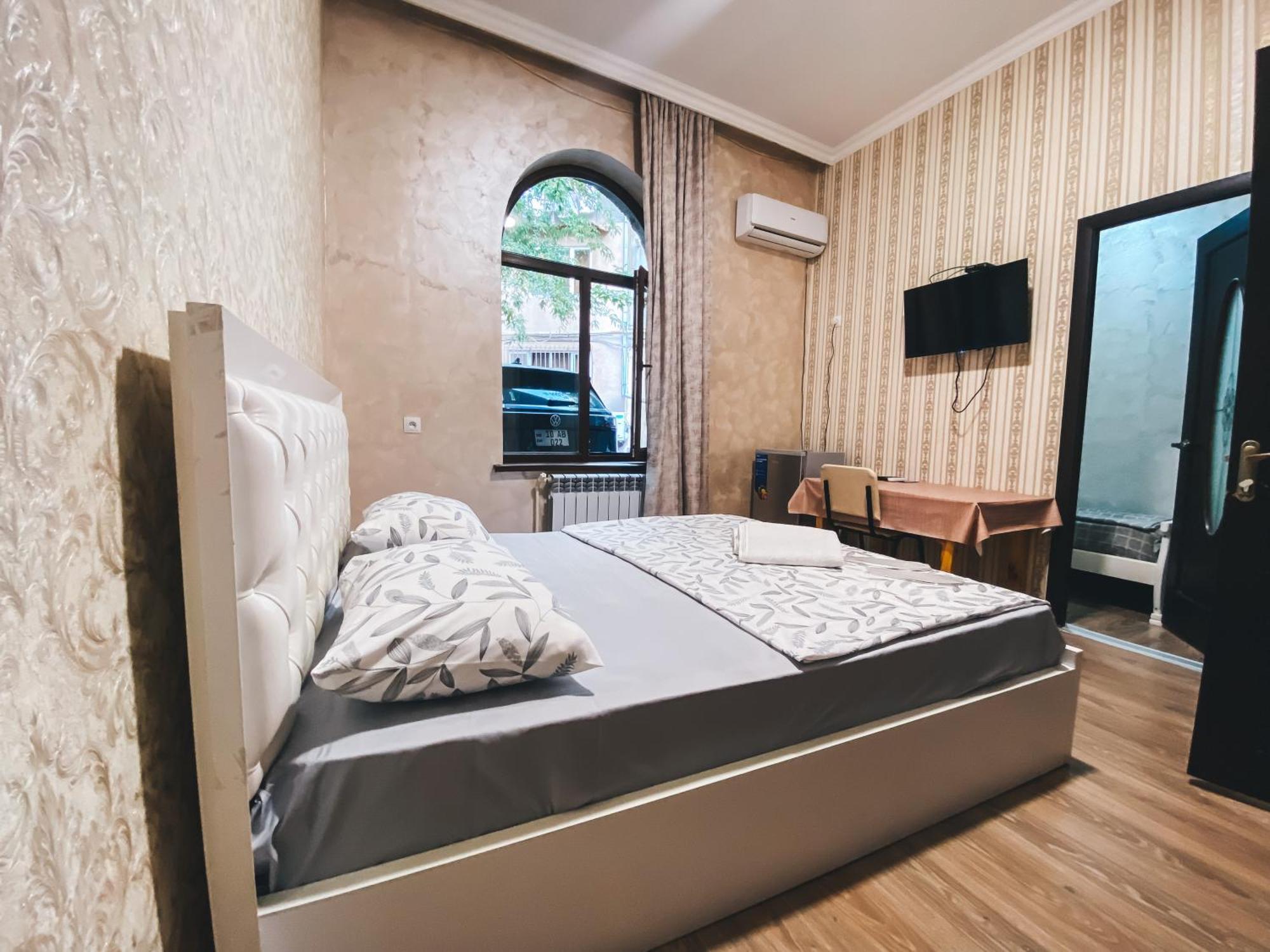 Yerevan Hotel Стая снимка