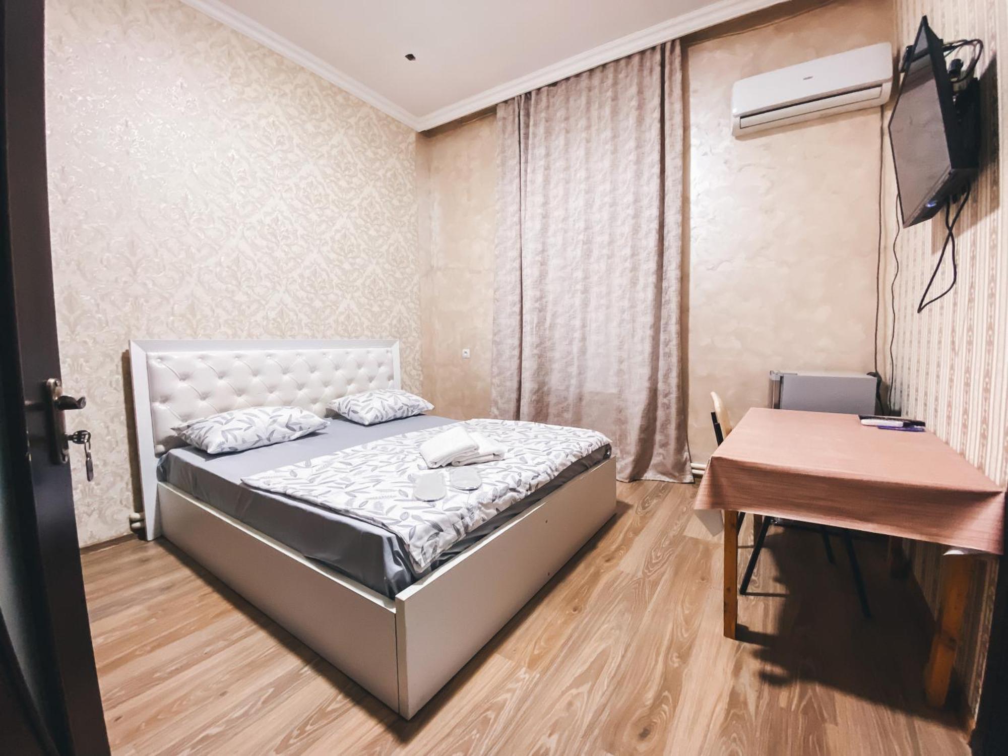 Yerevan Hotel Стая снимка